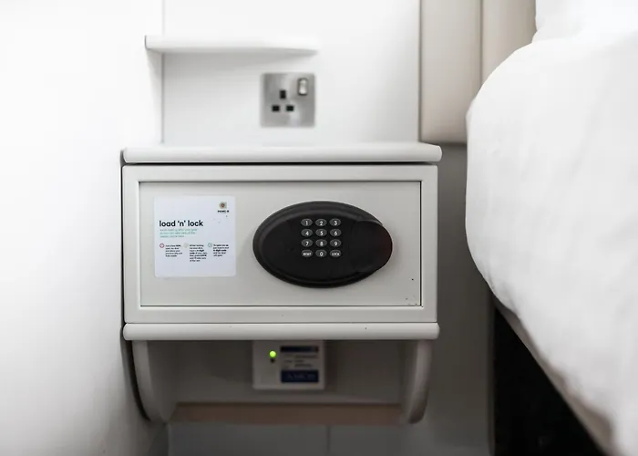 Point A London Liverpool StreetAirport Hotel